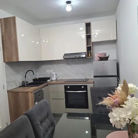 Eva Apartment Split