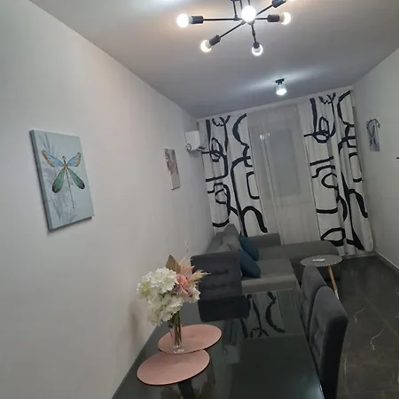 Eva Apartment Split